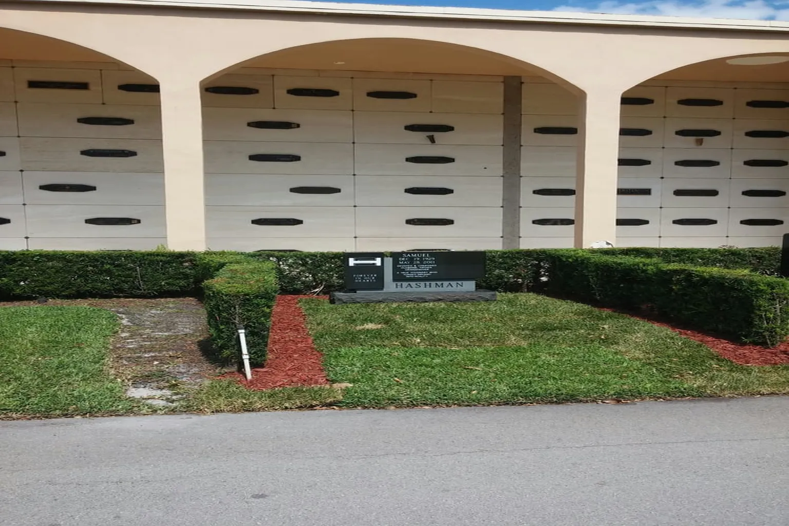 Beth David Memorial Gardens in Hollywood, Florida