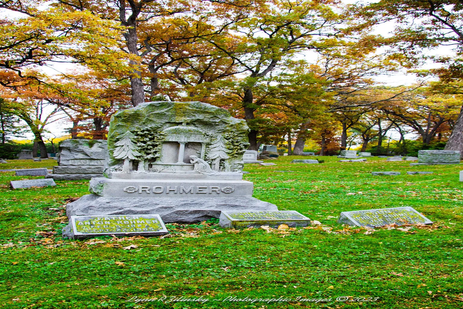 Bronswood Cemetery in Oak Brook, Illinois