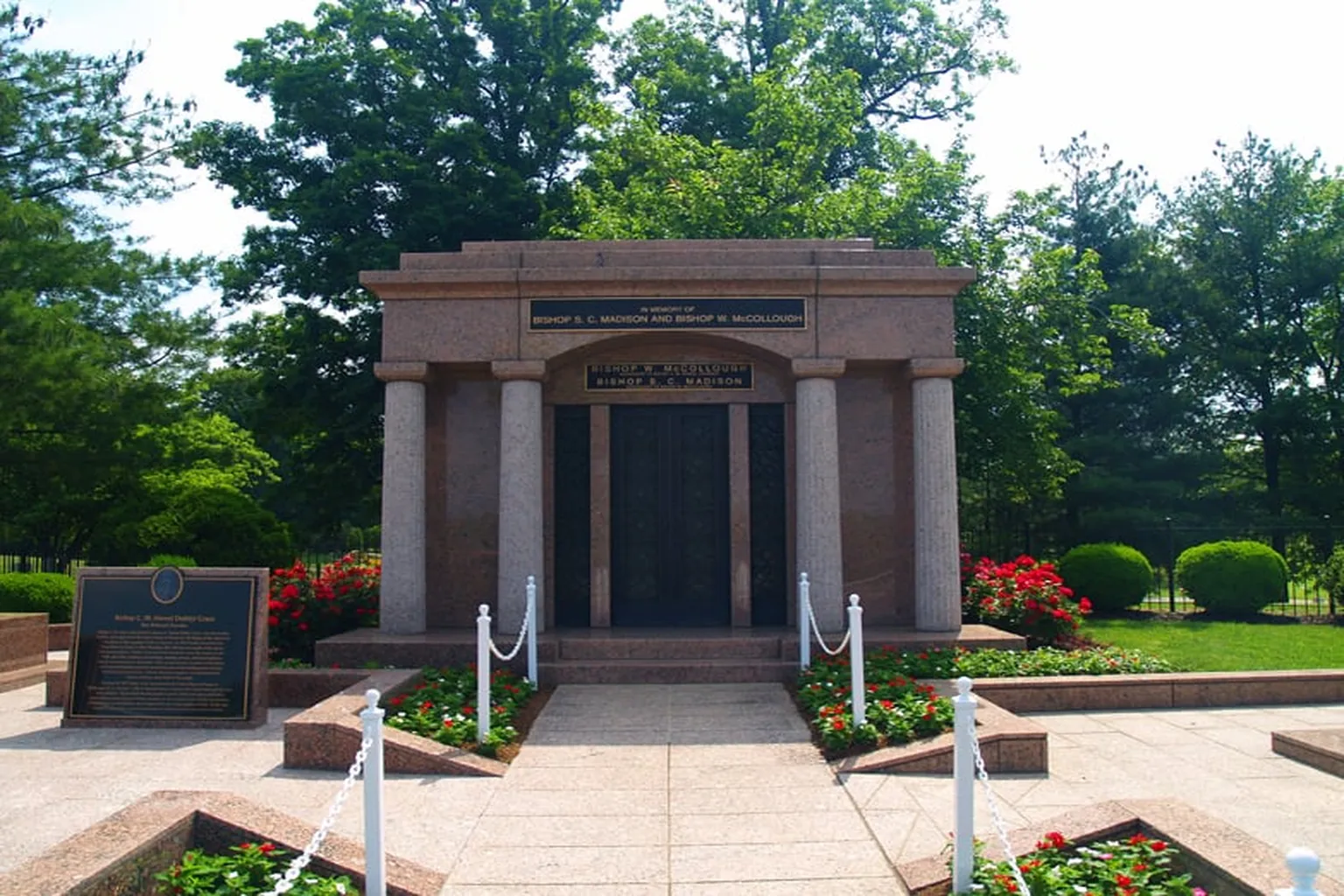 Lincoln Memorial Cemetery MD in Suitland, Maryland - Main Image