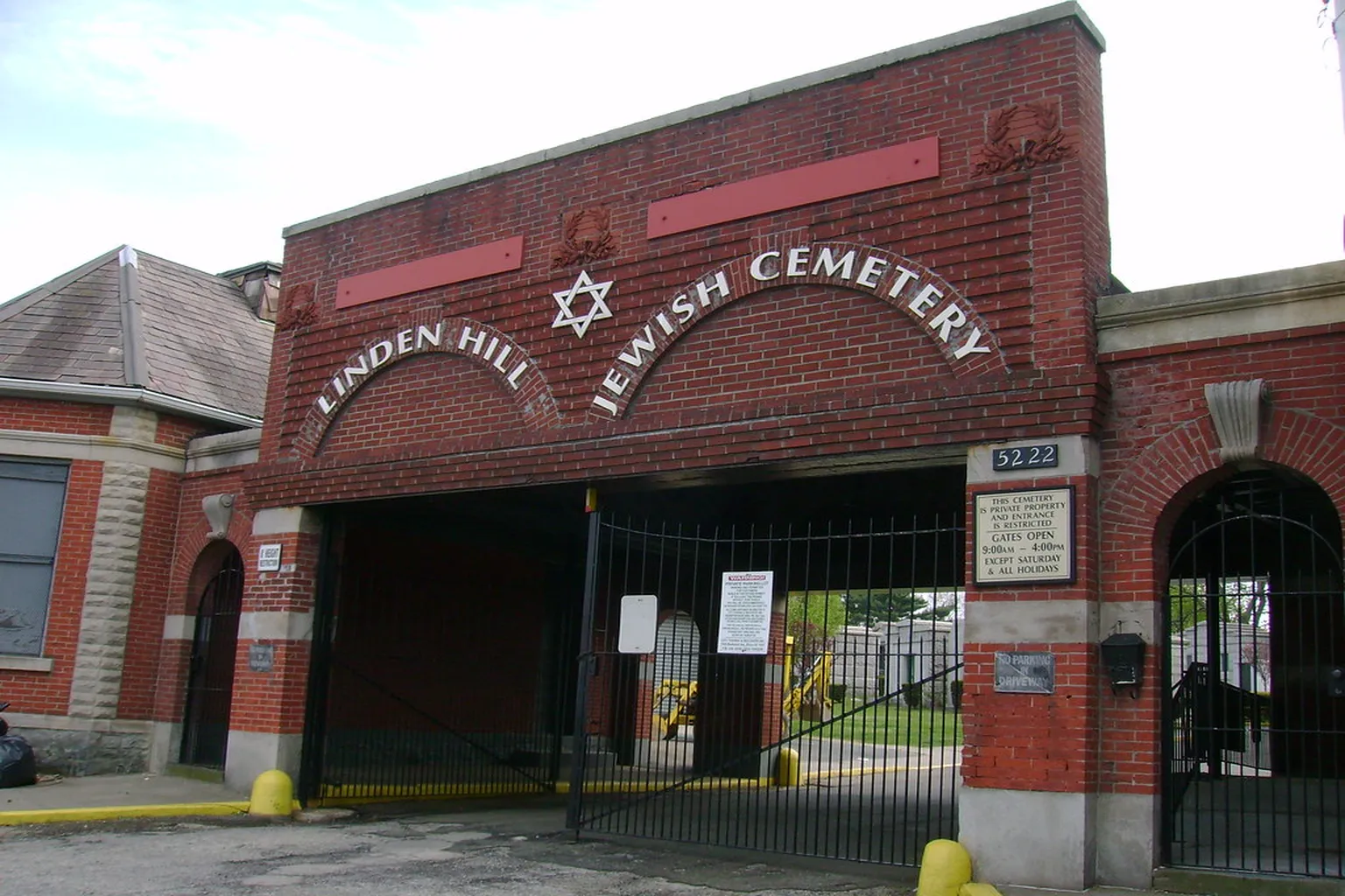 Linden Hill Jewish Cemetery in Flushing, New York