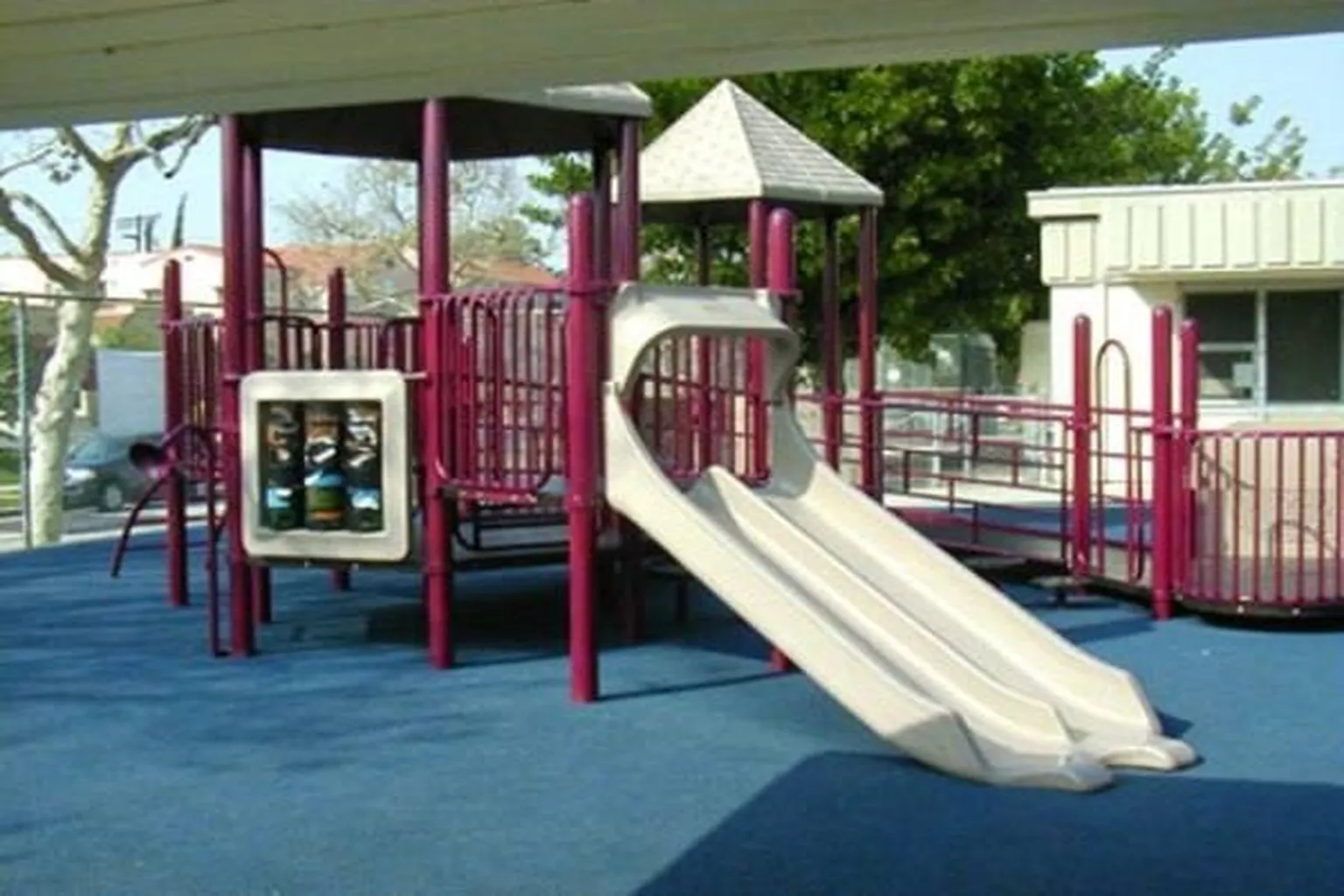 WILSHIRE CREST ELEMENTARY in Los Angeles, California