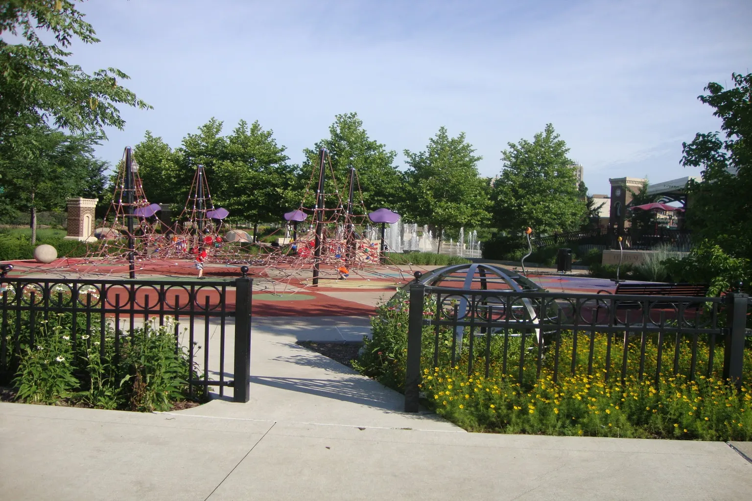 Robert Sperry Commons in South Elgin South, Illinois