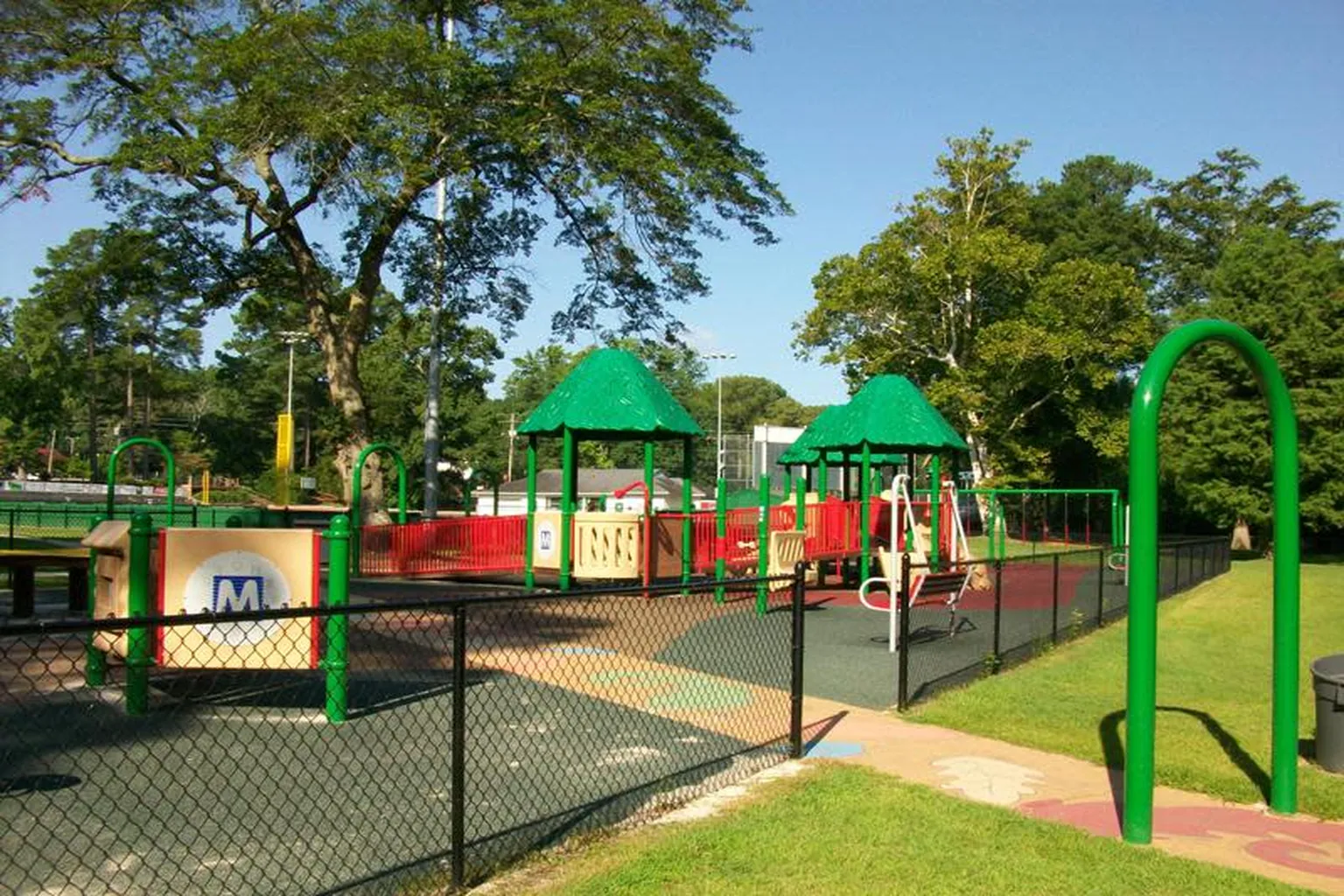 Elm Street playground Parkland in Lincoln South, New Jersey