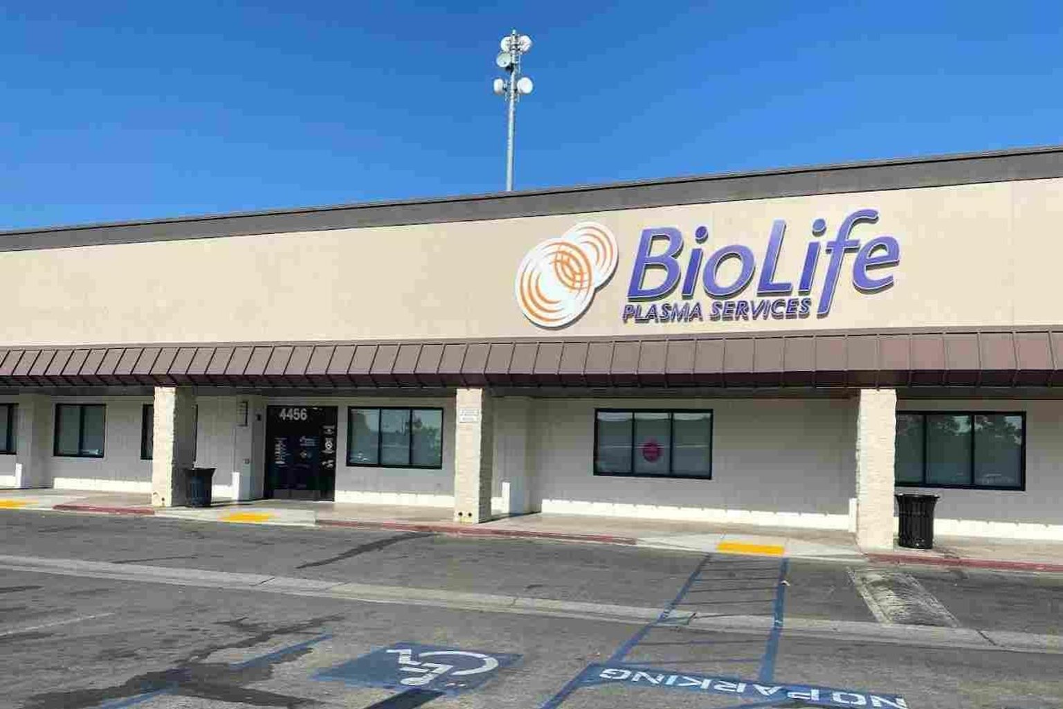 BioLife Plasma Services Bakersfield in Bakersfield, California - Image 1