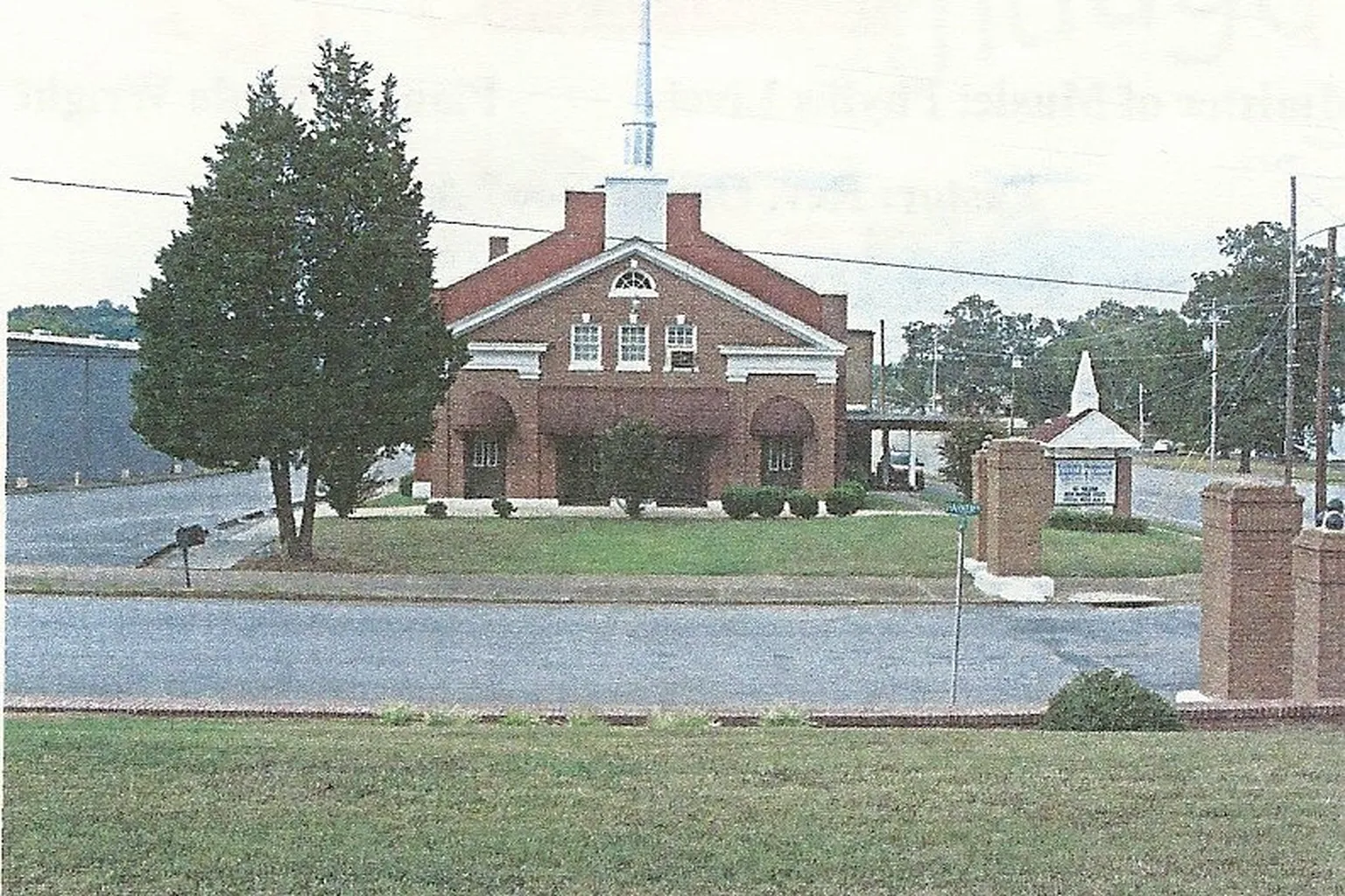 Calvary Memorial Baptist Church in Fort Oglethorpe, Georgia