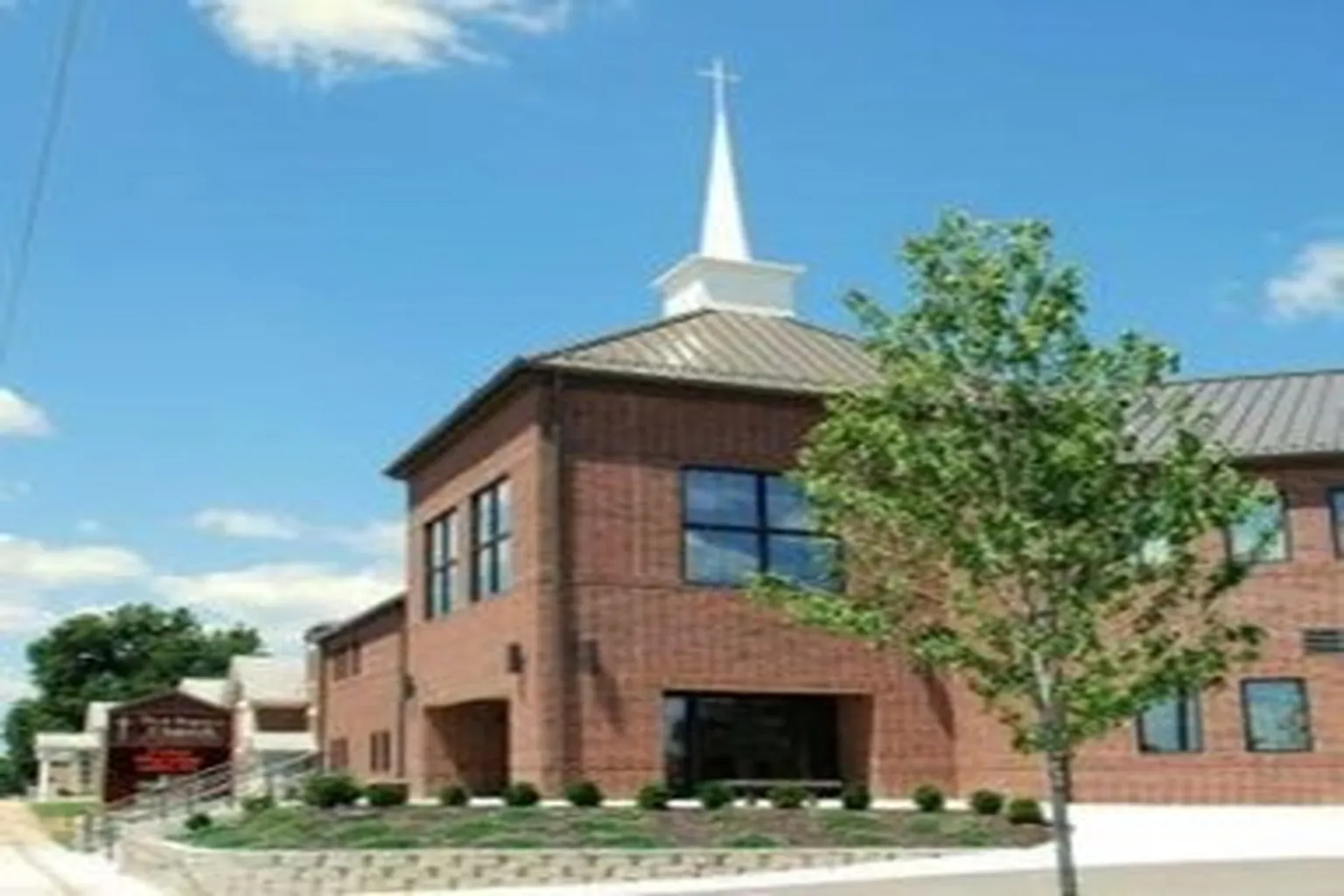First Baptist Church in Camdenton, Missouri - Main Image