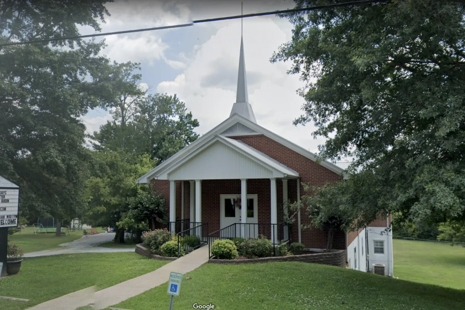 Grace Baptist Chruch in Bethpage, Tennessee