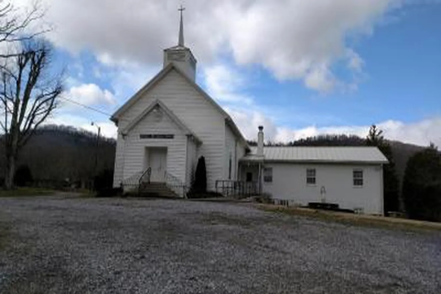Pleasant Hill Baptist Church in Clinton, Tennessee