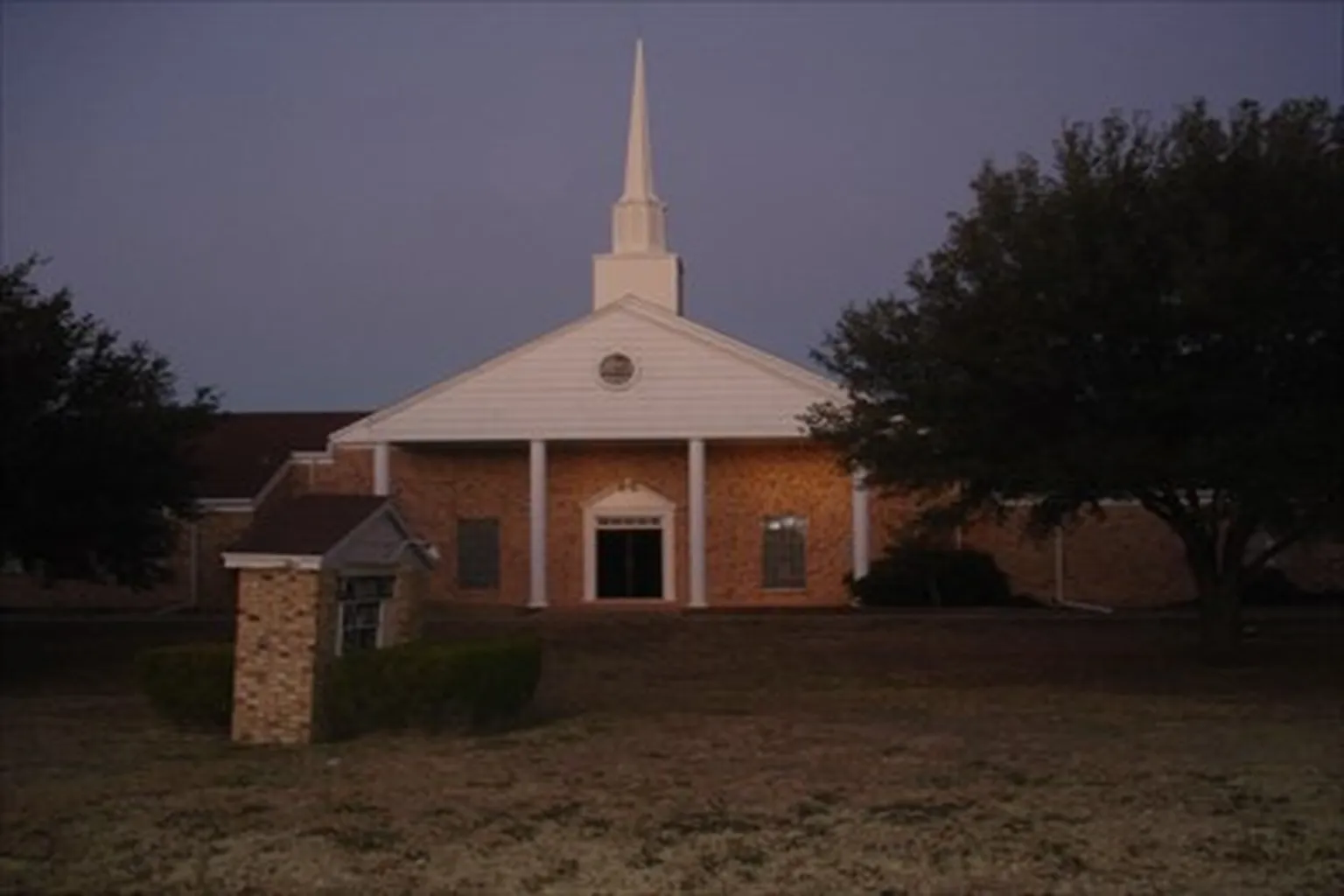 Walnut Street Baptist Church in Hillsboro, Texas
